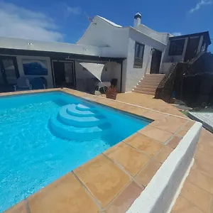 Ysabela Tías